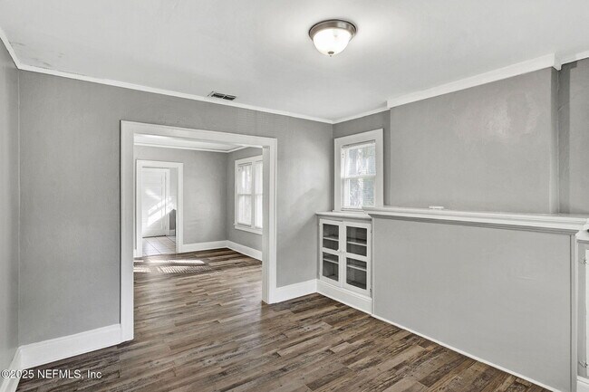 Foto del edificio - 1431 W 26th St