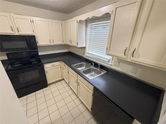 Foto del edificio - 2902 Webb Bridge Rd