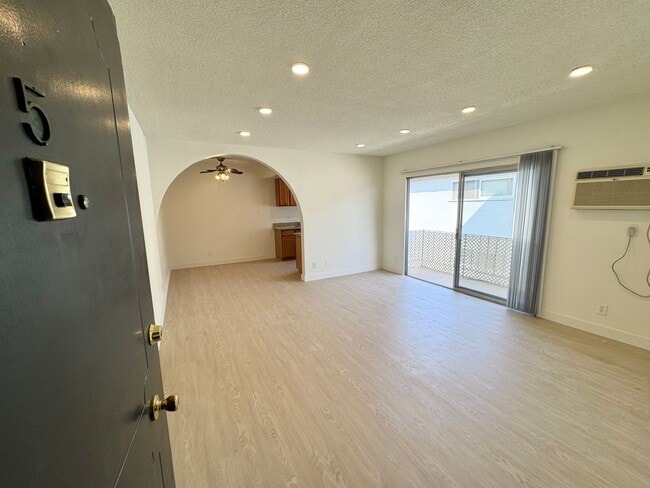 Building Photo - 3545 Keystone Av