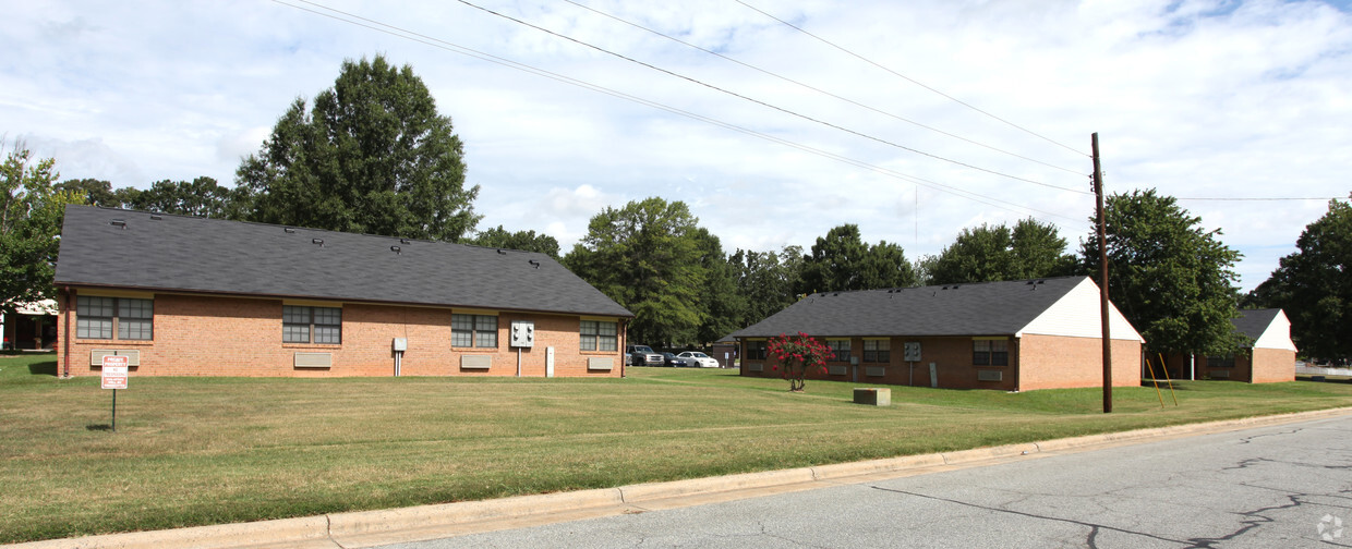 Building Photo - Gatewood Manor Apartments