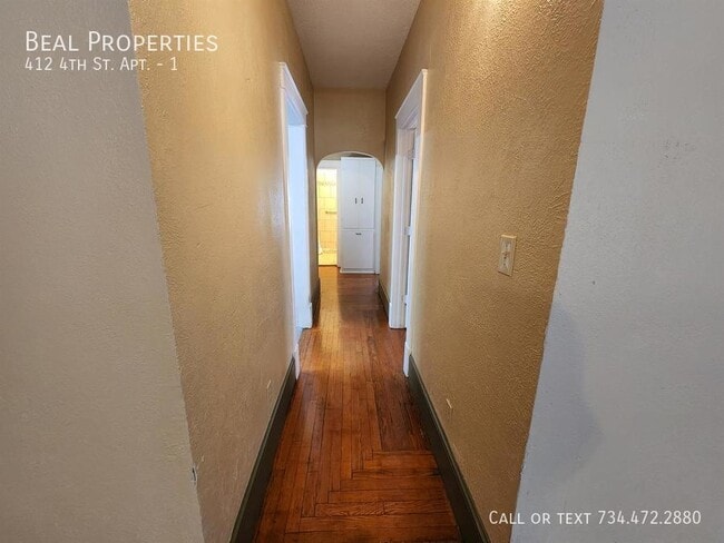 Building Photo - 412 4th St