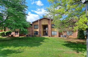 Building Photo - 7096 Wildwood Cir