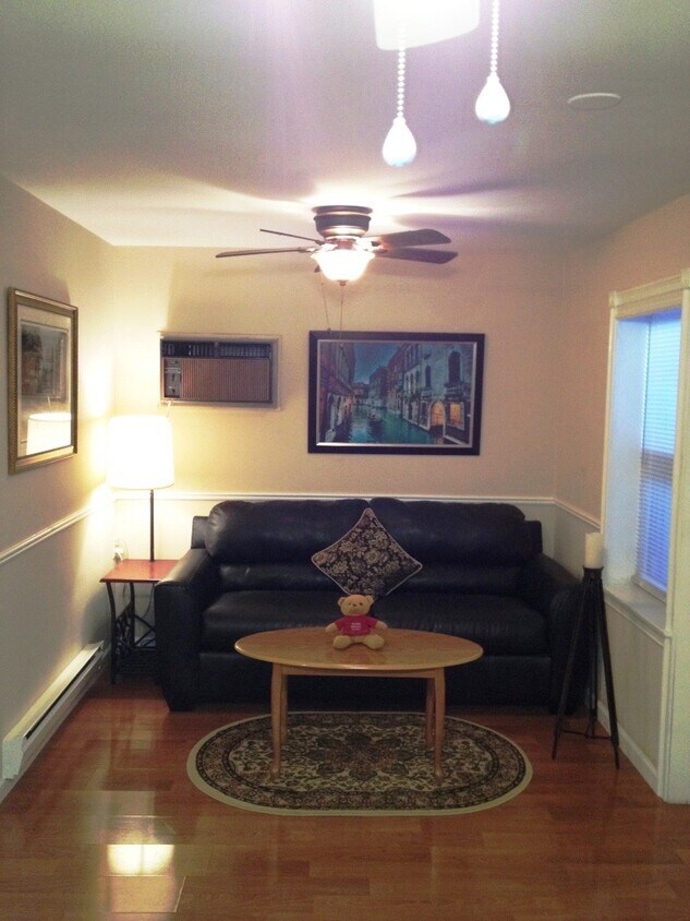 Foto principal - 125 Montgomery Ave