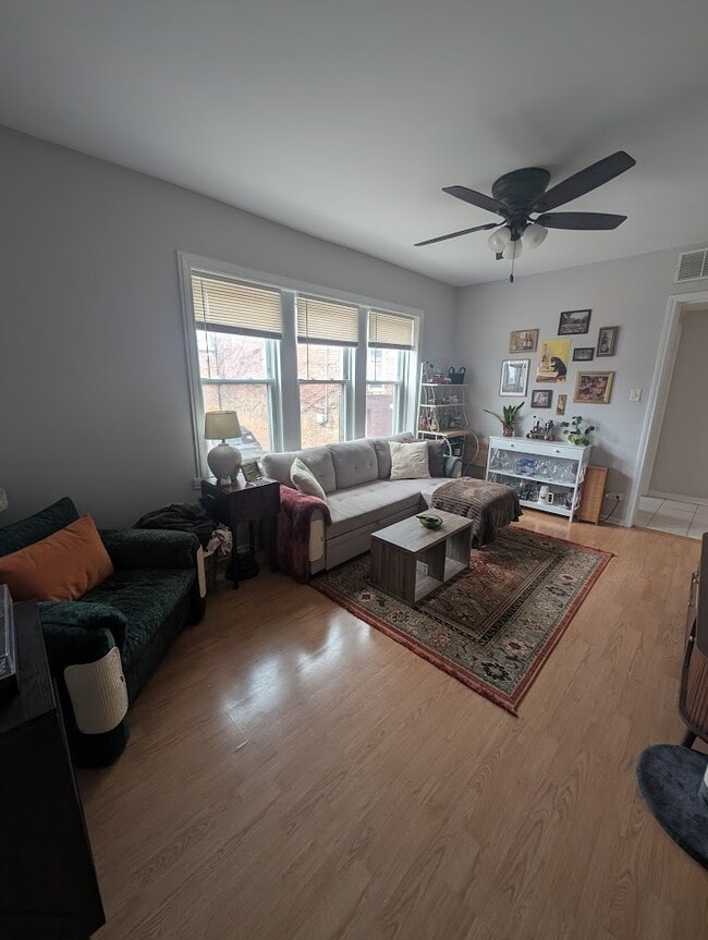 Building Photo - 2344 W Barry Ave