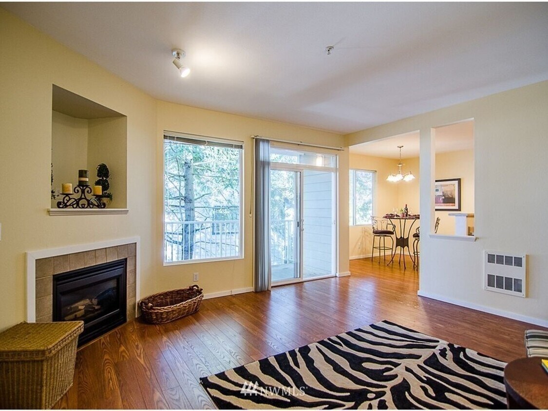 Primary Photo - 2 Bedroom Condo in Sammamish