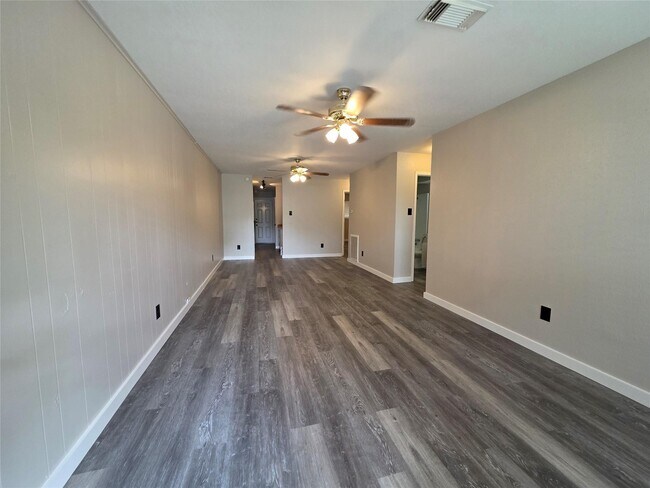 Foto del edificio - 12740 Shannon Hills Dr