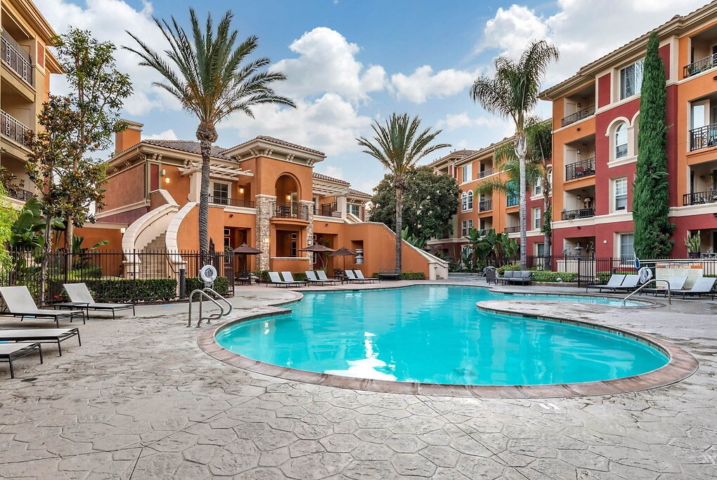 Foto principal - Renaissance at Uptown Orange