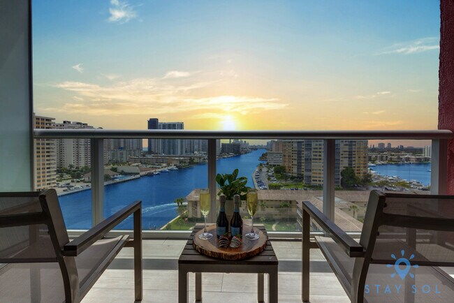 Building Photo - 2602 E Hallandale Beach Blvd