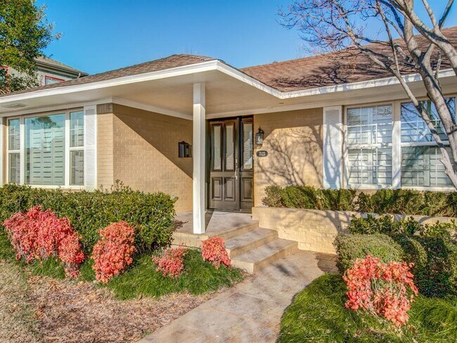 Foto del edificio - 7523 Azalea Ln