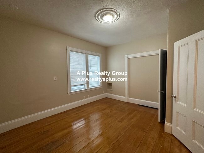 Foto del edificio - 3243 Washington St