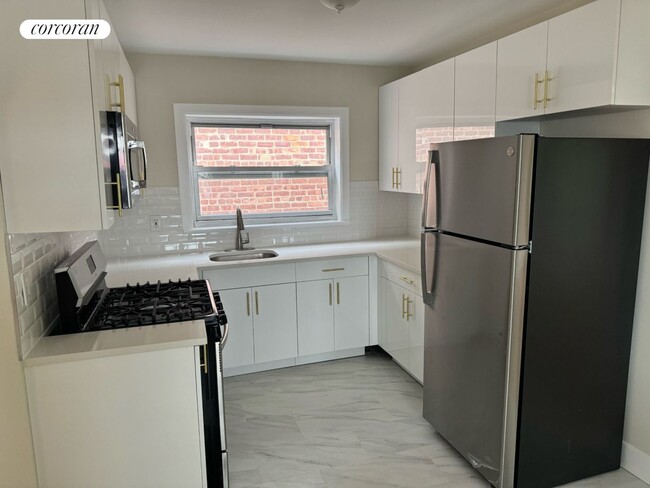 Building Photo - 4053 Bruner Ave