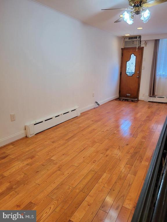 Building Photo - 838 Sears St