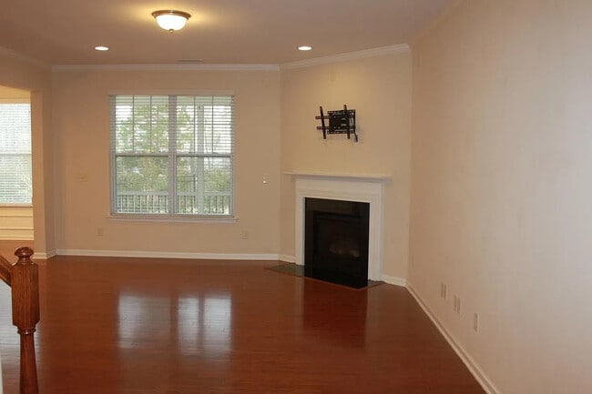 Building Photo - Room in Townhome on Skyros Loop