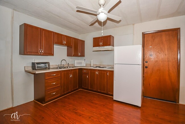 Building Photo - 302 Western Hills Dr