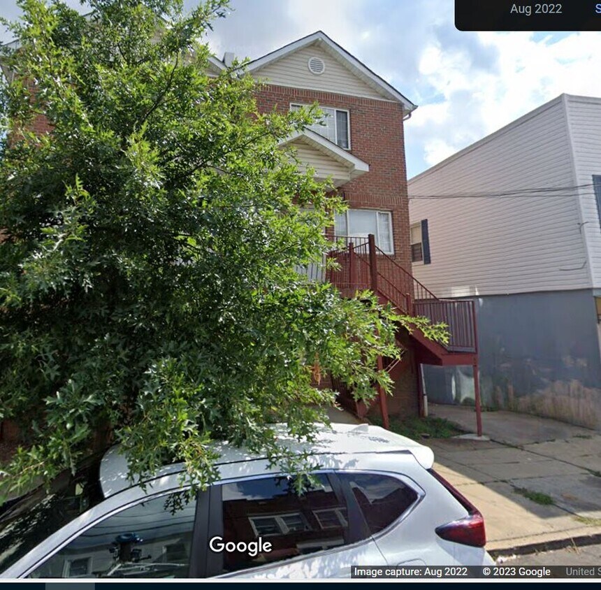 Primary Photo - 8604 102nd Ave