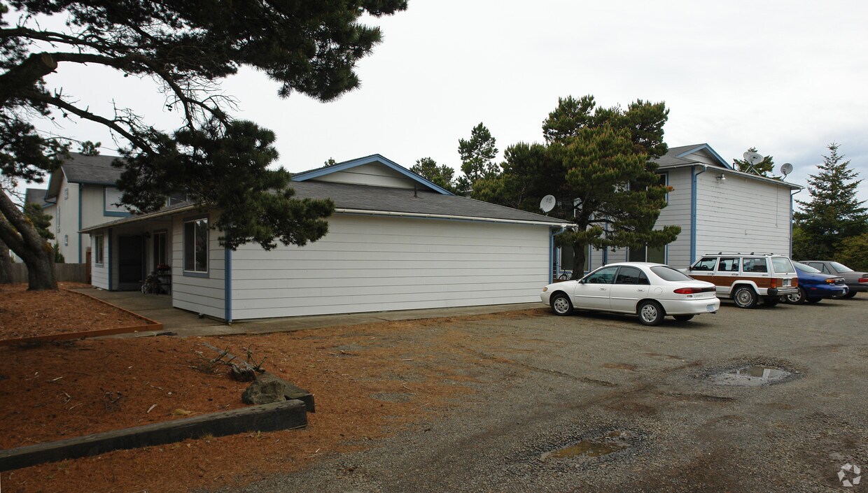 Building Photo - The Rhododendron Apartments