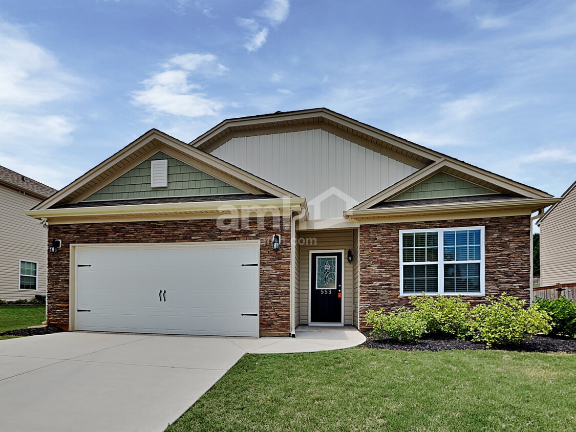 Foto principal - 553 Friar Park Ln