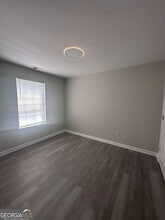 Building Photo - 400 Stonehaven Cir