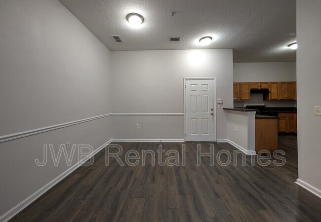 Foto del edificio - 5051 Playpen Dr