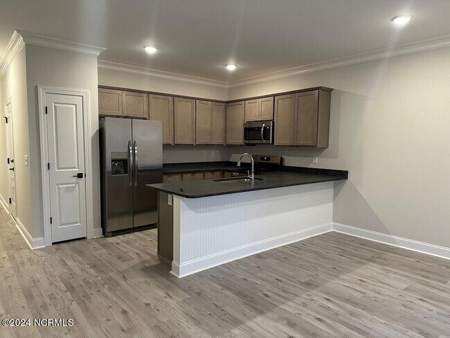 Building Photo - 2132 N Kali Ln