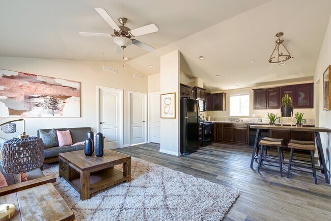 Foto del edificio - Remodeled Modern 3 Bed/2 Bath National City -MOVE IN PROMOTION!