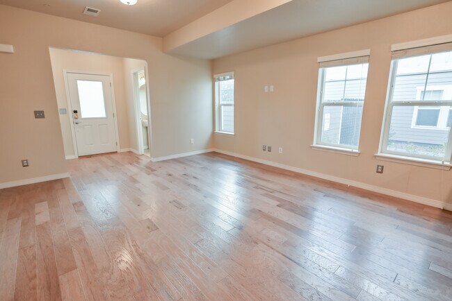 Building Photo - 3057 County Fair Ln