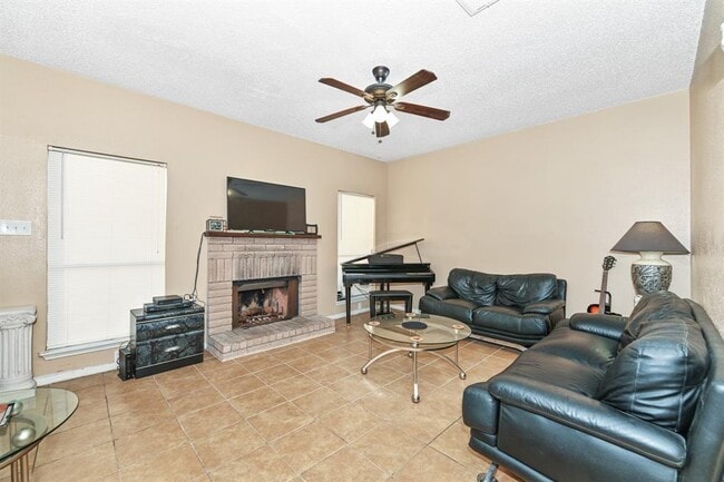 Building Photo - 12500 Brookglade Cir