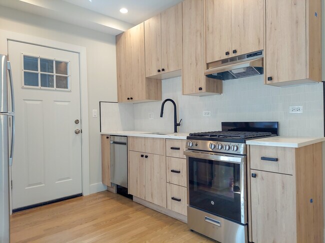 Foto del edificio - 4606 N Winchester Ave