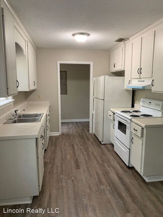 Building Photo - 3 br, 2 bath House - 5600 Scruggs Cir*