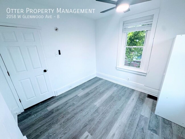 Foto del edificio - 2058 W Glenwood Ave