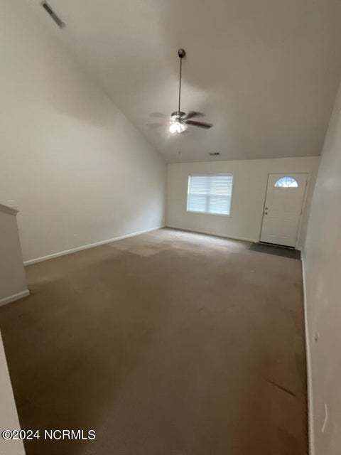 Building Photo - Charming 2 Bedroom, 2.5 Bathroom Townhome ...