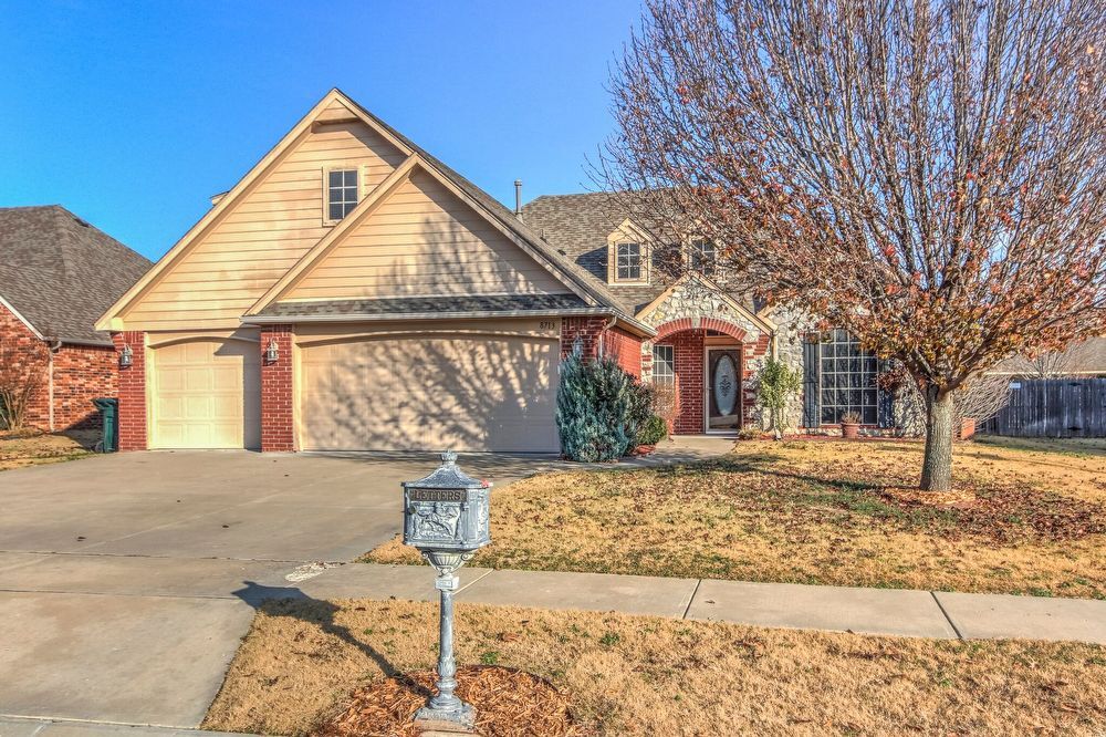 Foto principal - BEAUTIFUL 4 BEDROOM HOME IN OWASSO