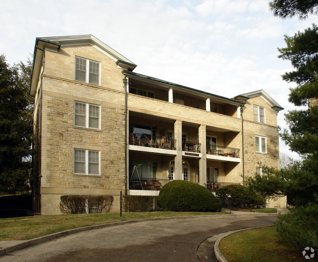 1320 12th St, Huntington, WV 25701 Apartments in Huntington, WV