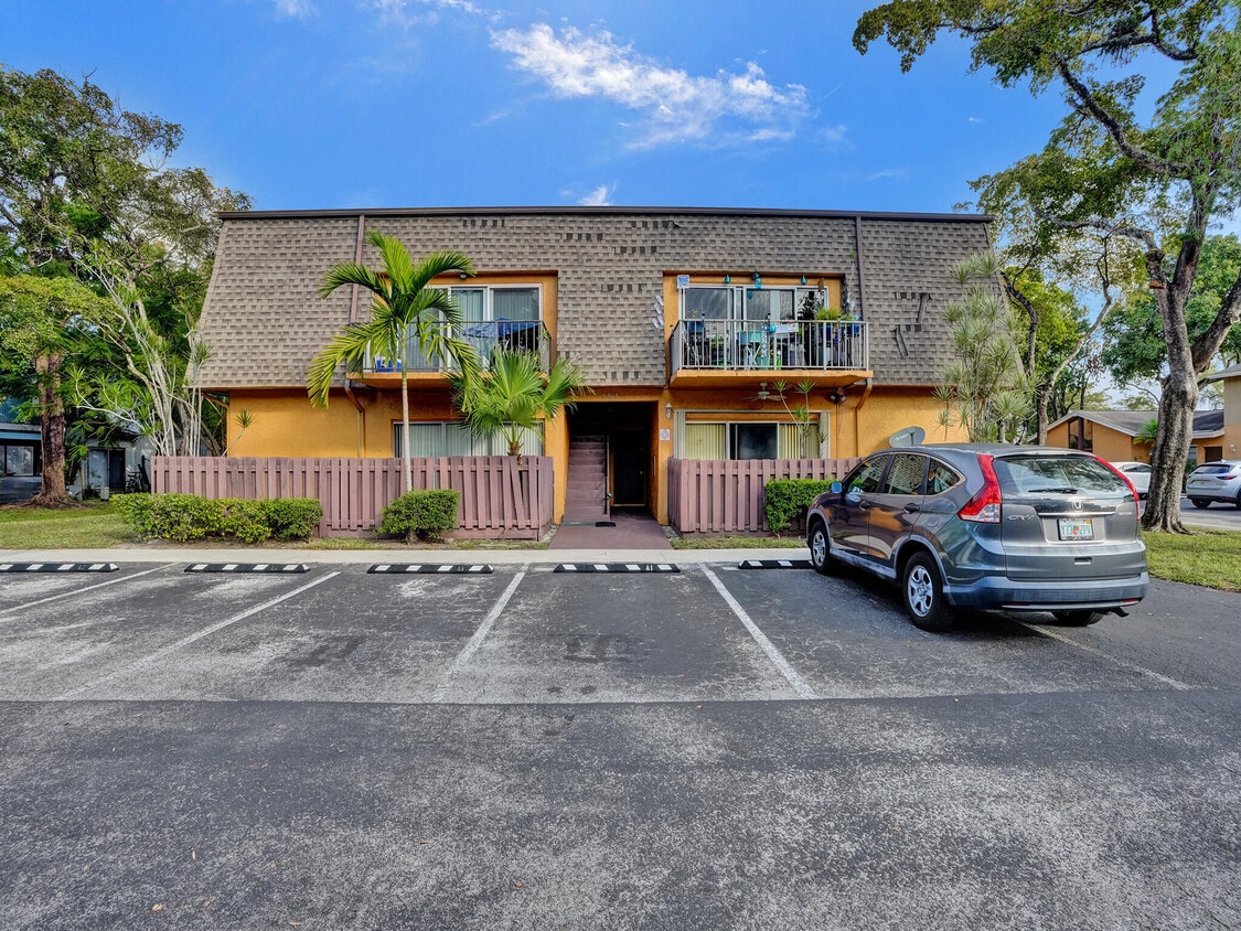 7363 W Sunrise Blvd Unit A1, Plantation, FL 33313 Condo for Rent in