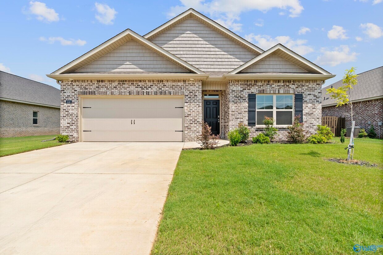 Primary Photo - 510 Solstice Cir SW