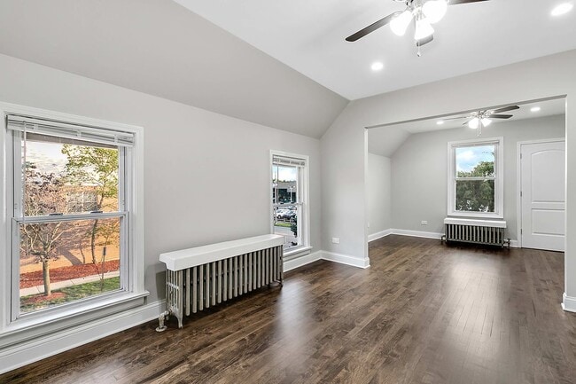 Foto del edificio - 1108 Des Plaines Ave