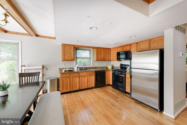 Building Photo - 82 Bunker Hill Ct