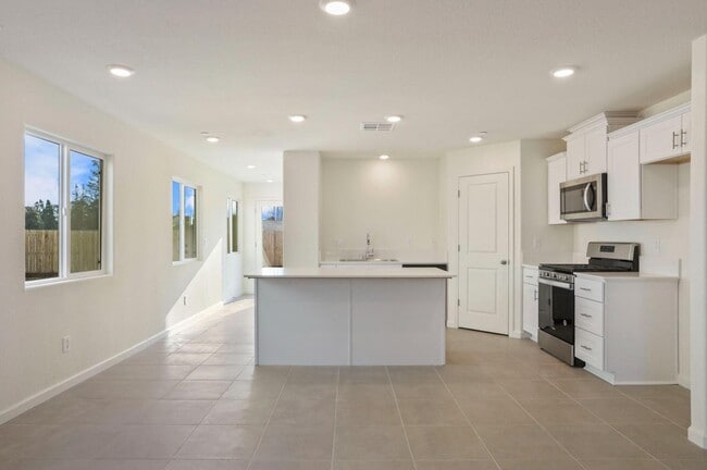 Building Photo - 3120 Kuppens Way