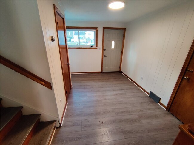 Foto del edificio - 809 Murray Hill Rd