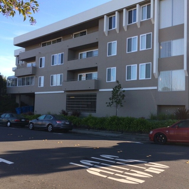 Primary Photo - 1190 W Hillsdale Blvd