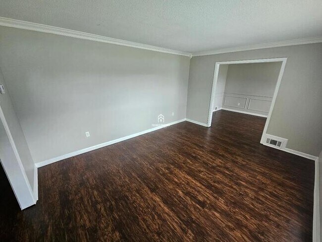Foto del edificio - 5910 Grosvenor Ave
