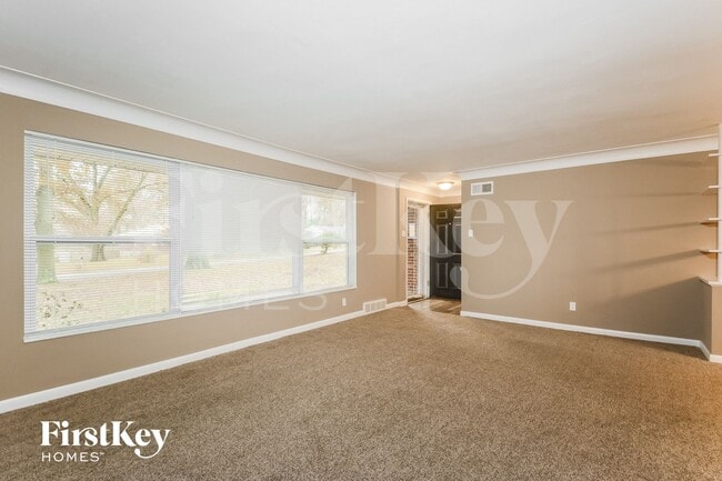 Foto del edificio - 10220 Capitol Dr