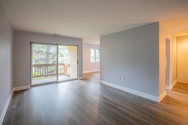 Foto del edificio - Beautiful Top Floor 1 Bedroom Condo in Col...