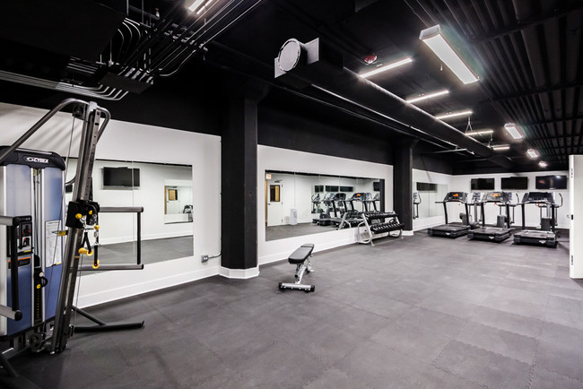 On-Site Gym - 2036 S Michigan Avenue