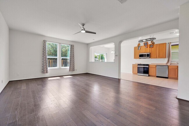 Foto del edificio - Beautiful Upgraded Home in the Enclave at ...