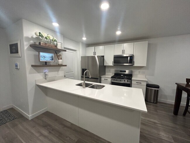 Building Photo - 3908 Orinda Dr