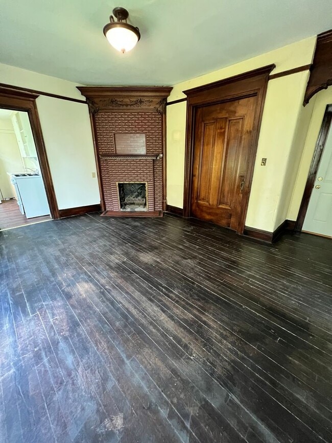 Foto del edificio - 1317 E 2nd St