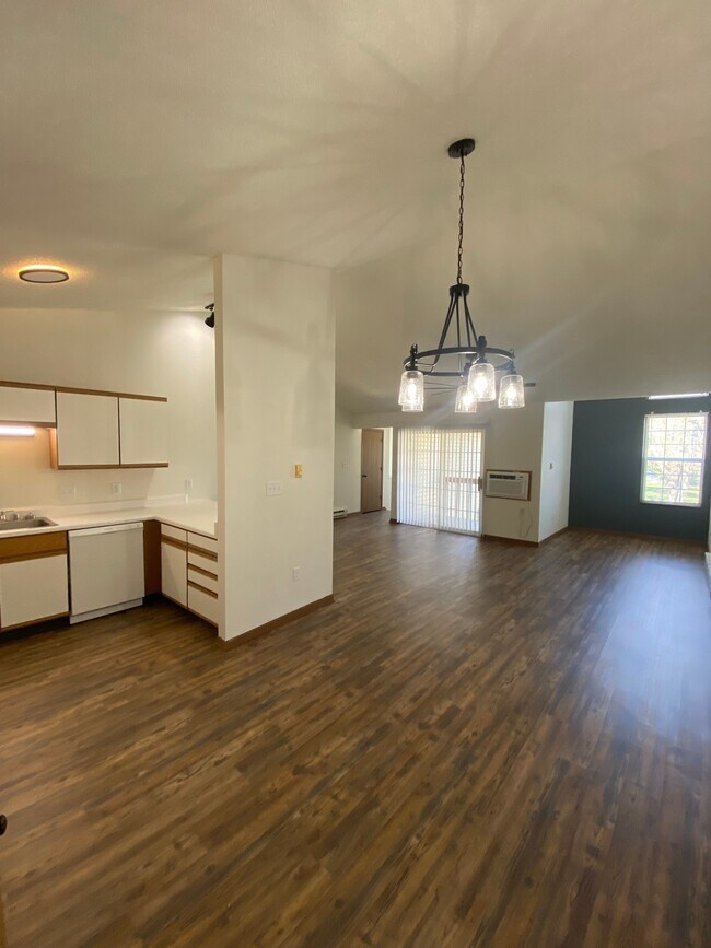 Building Photo - Lakeview Apartments