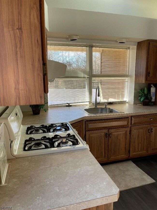 Building Photo - 820 Rhine Blvd