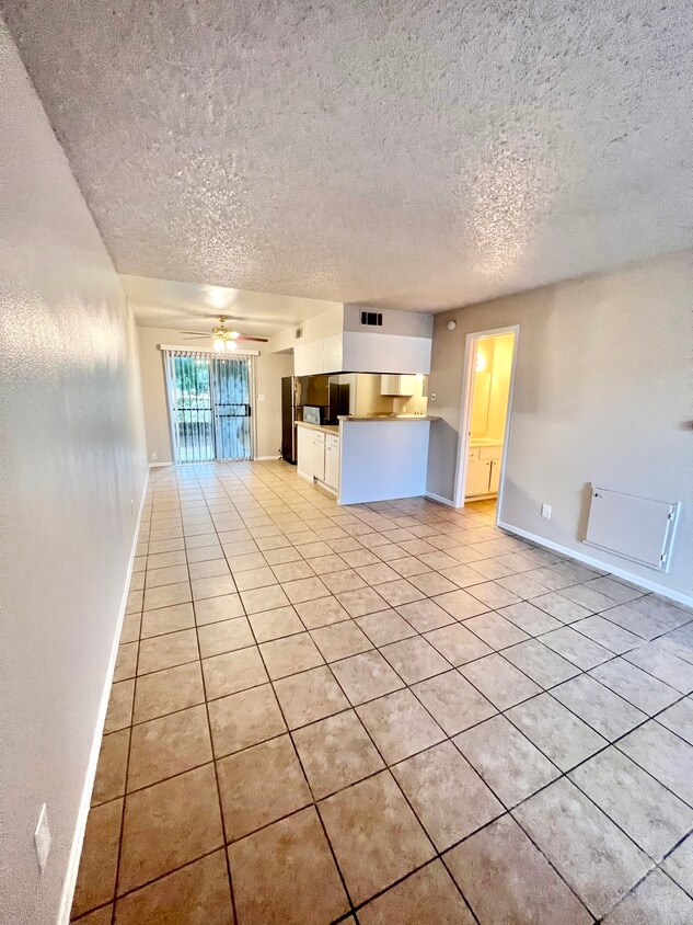 Primary Photo - 1074 Linde St